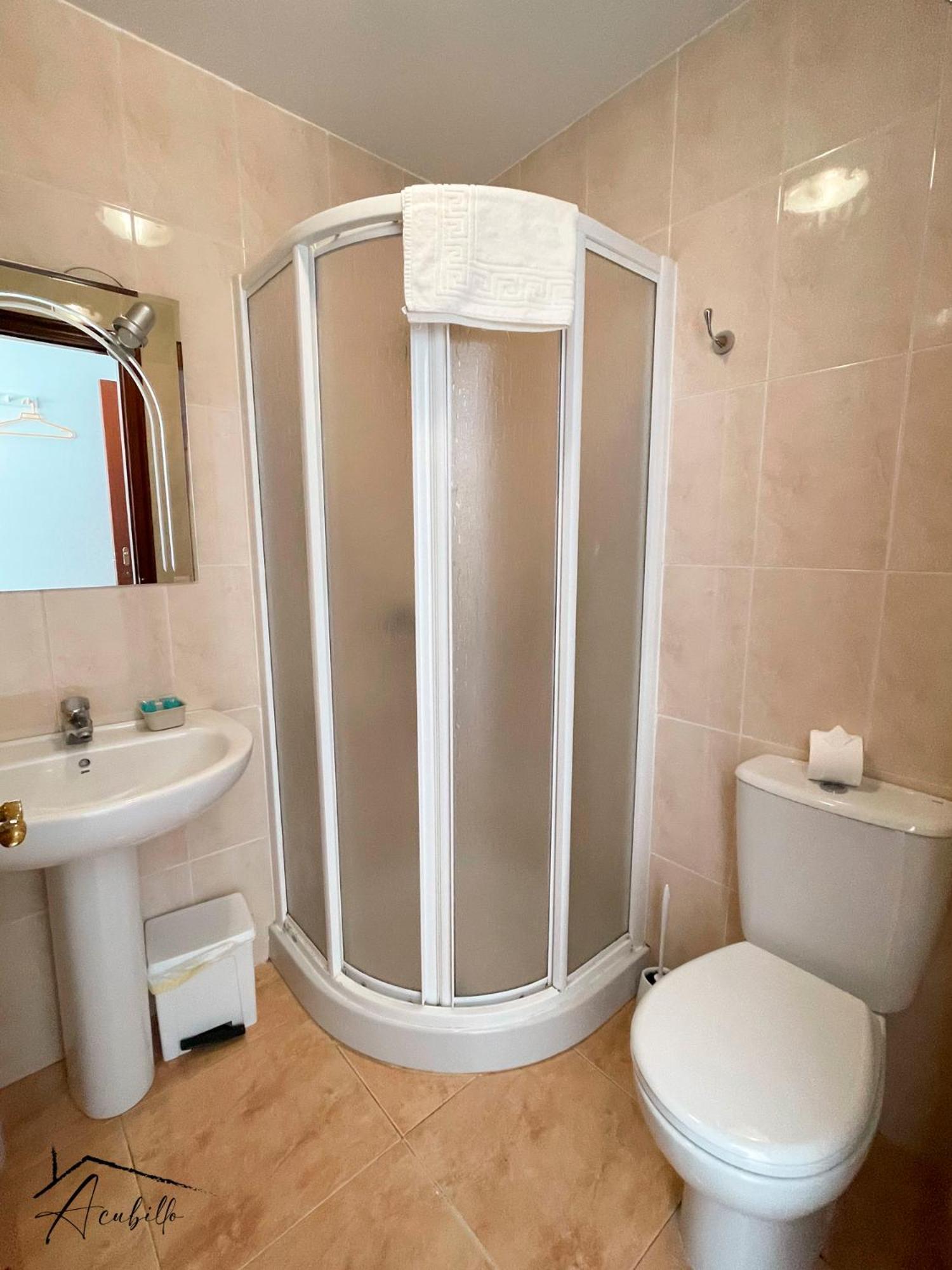 Acubillo Hotel Palas de Rei Bagian luar foto