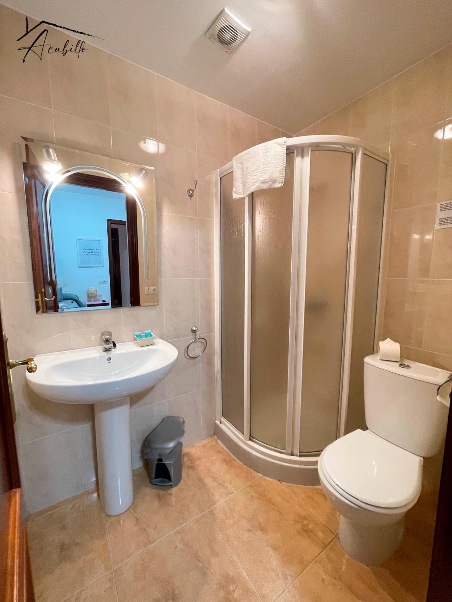 Acubillo Hotel Palas de Rei Bagian luar foto